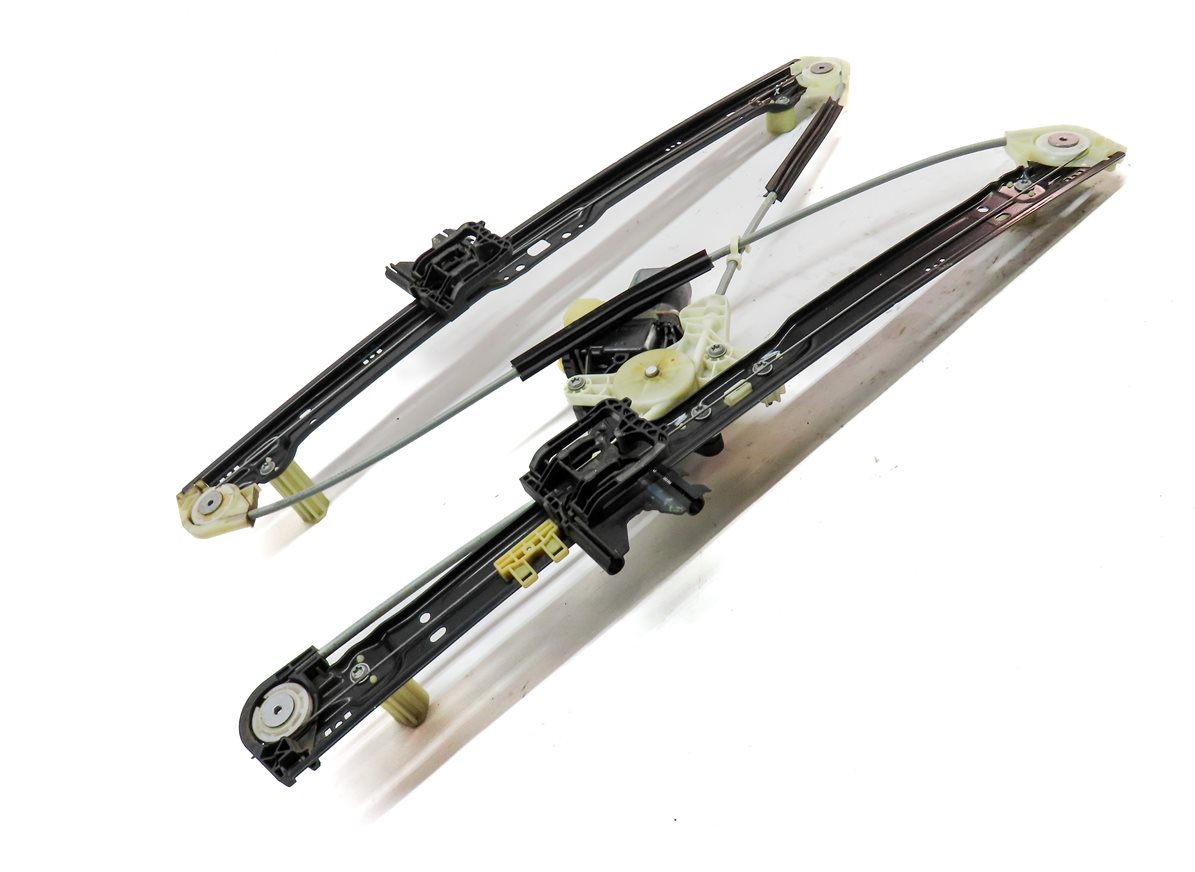 Thumbnail 3: 2014-2020 RANGE ROVER SPORT (L494) REAR RIGHT DOOR WINDOW REGULATOR w/ MOTOR