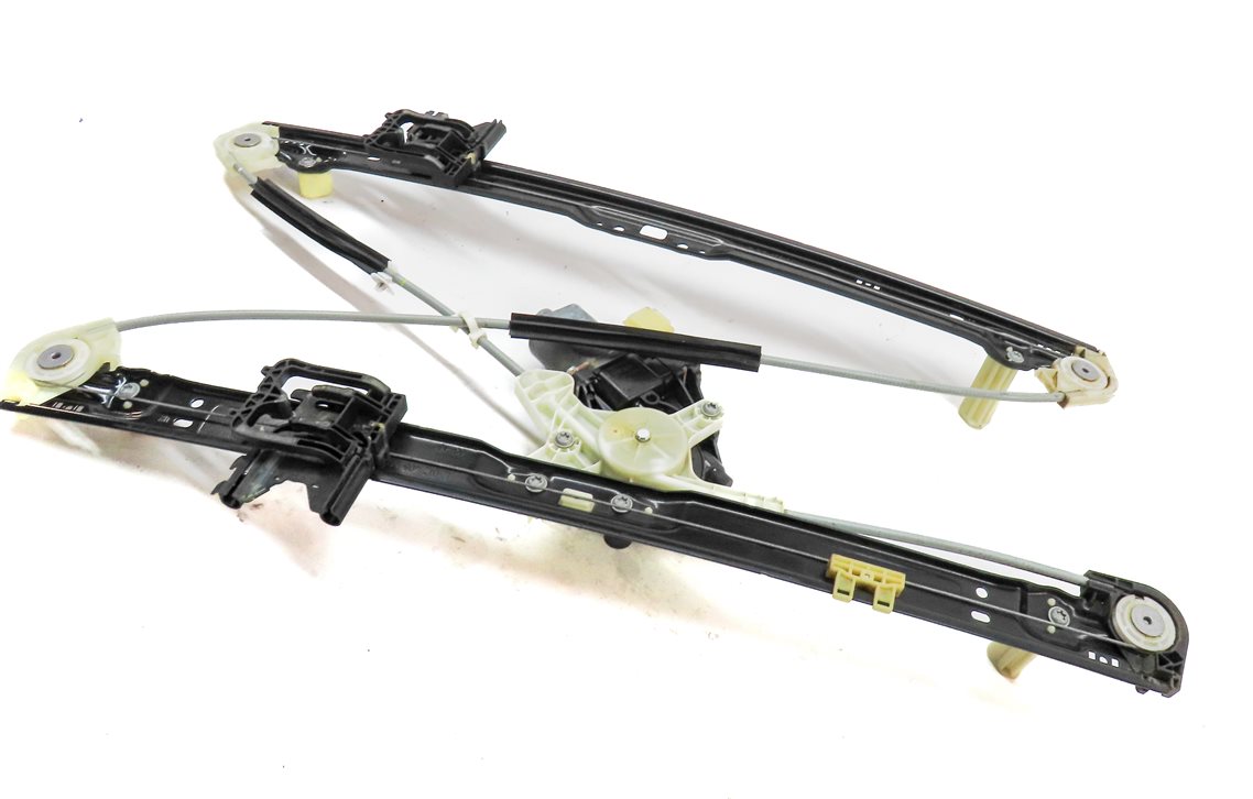 Thumbnail 1: 2014-2020 RANGE ROVER SPORT (L494) REAR LEFT DOOR WINDOW REGULATOR w/MOTOR