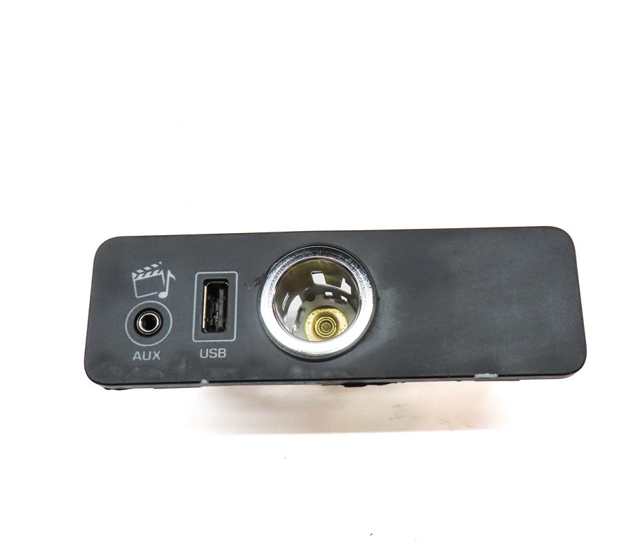 Thumbnail 2: 2014 RANGE ROVER SPORT (L494) AUXILIARY AUX USB PLUG JACK w/ 12V SOCKET PANEL