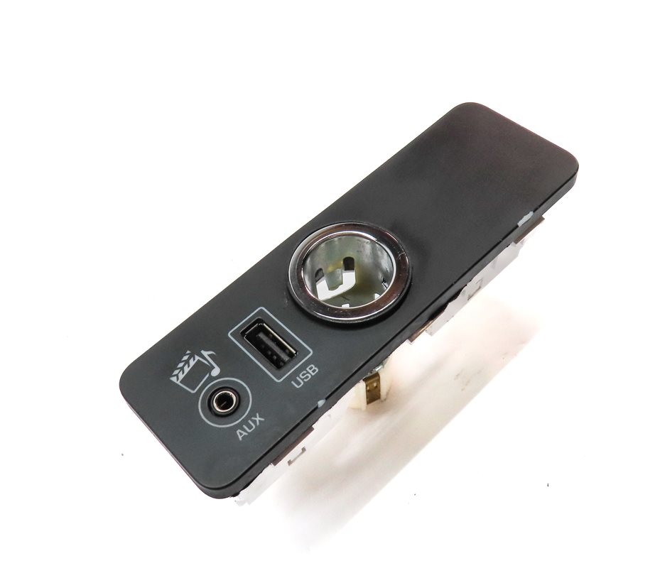 Thumbnail 3: 2014 RANGE ROVER SPORT (L494) AUXILIARY AUX USB PLUG JACK w/ 12V SOCKET PANEL