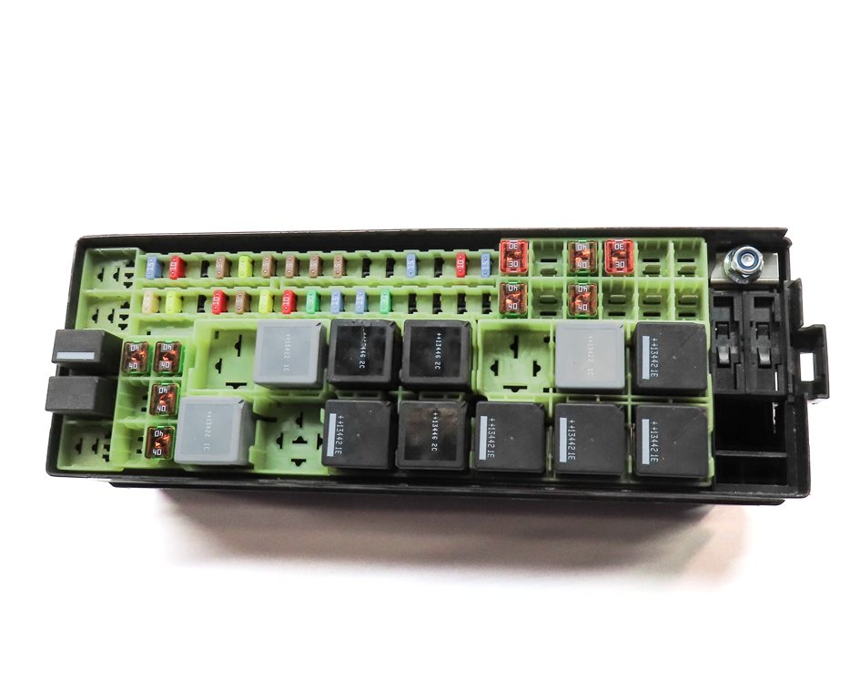 Thumbnail 6: 2014 RANGE ROVER SPORT (L494) 3.0L SUPERCHARGED ENGINE RELAY ELCTRIC FUSE BOX