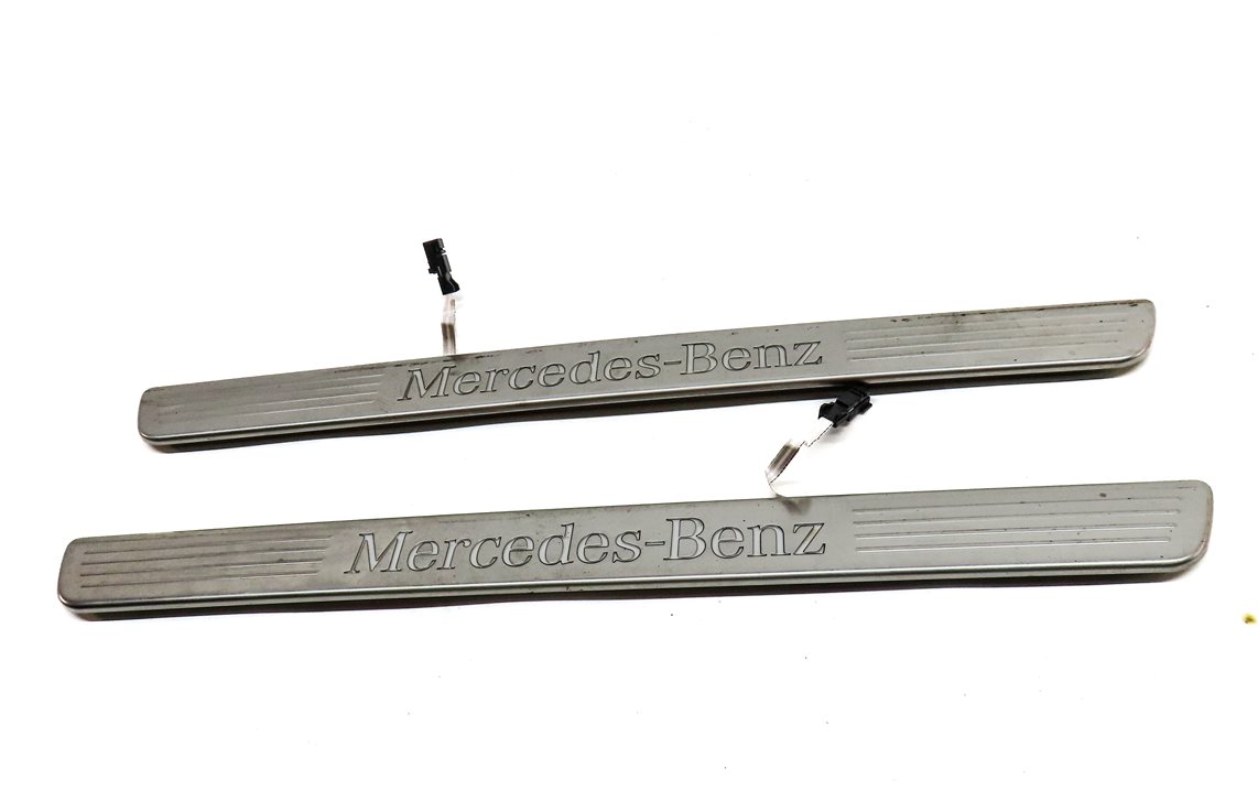Thumbnail 2: 13 MERCEDES ML550 (W166) FRONT LEFT & RIGHT LIGHTED DOOR SILL SCUFF PLATE SET/2
