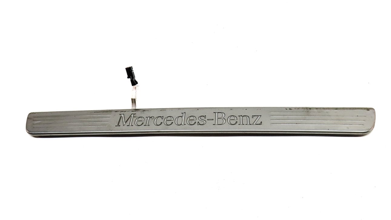 Thumbnail 6: 13 MERCEDES ML550 (W166) FRONT LEFT & RIGHT LIGHTED DOOR SILL SCUFF PLATE SET/2