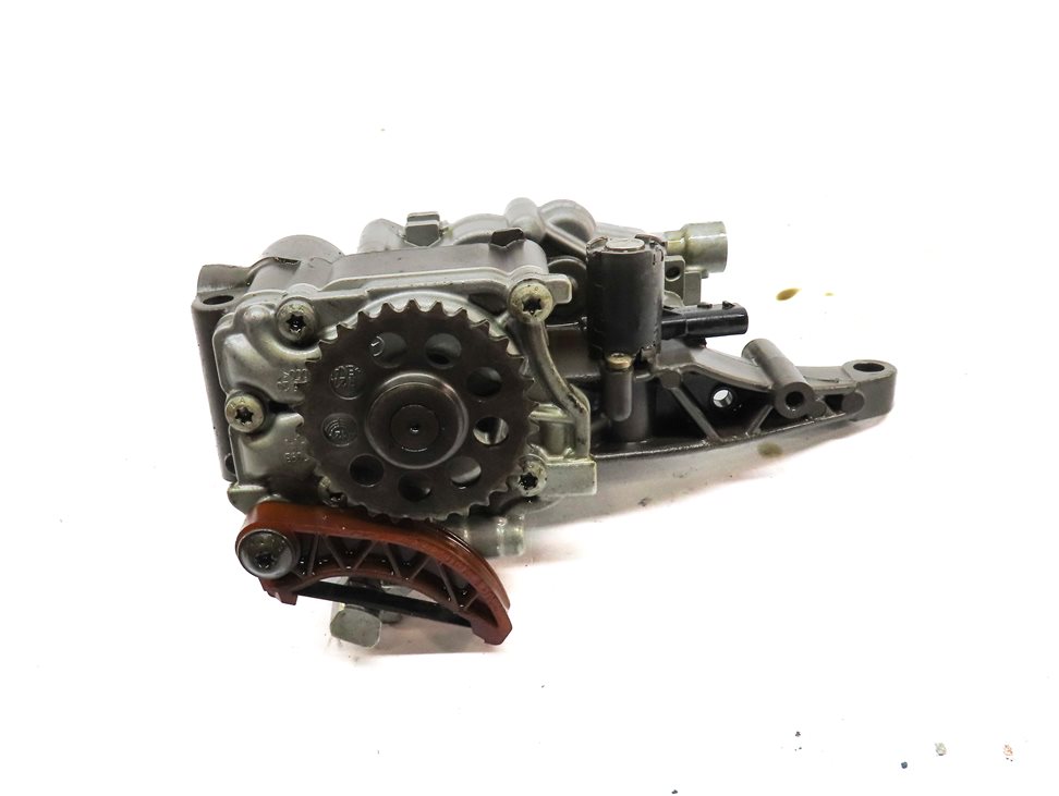 Thumbnail 2: 2013 MERCEDES ML550 (W166) 4.6L (278.928) ENGINE MOTOR OIL FLUID PUMP