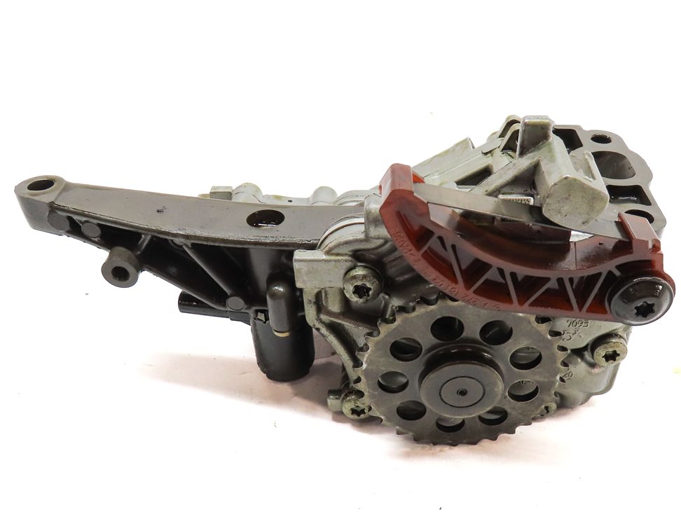 Thumbnail 7: 2013 MERCEDES ML550 (W166) 4.6L (278.928) ENGINE MOTOR OIL FLUID PUMP
