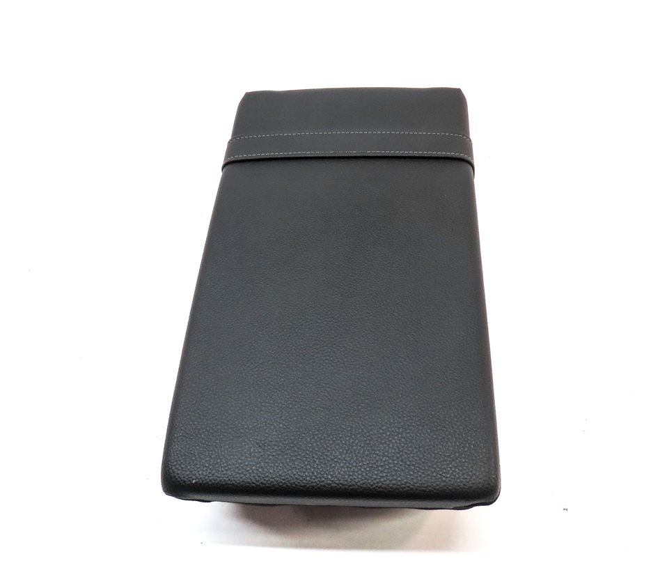 Thumbnail 7: 2013 MERCEDES ML550 (W166) REAR FOLDING SEAT BACK ARMREST CUPHOLDER (Black)