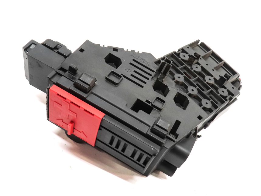 2013 MERCEDES ML550 (W166) 4.6L POSITIVE BATTERY TERMINAL JUNCTION BOX