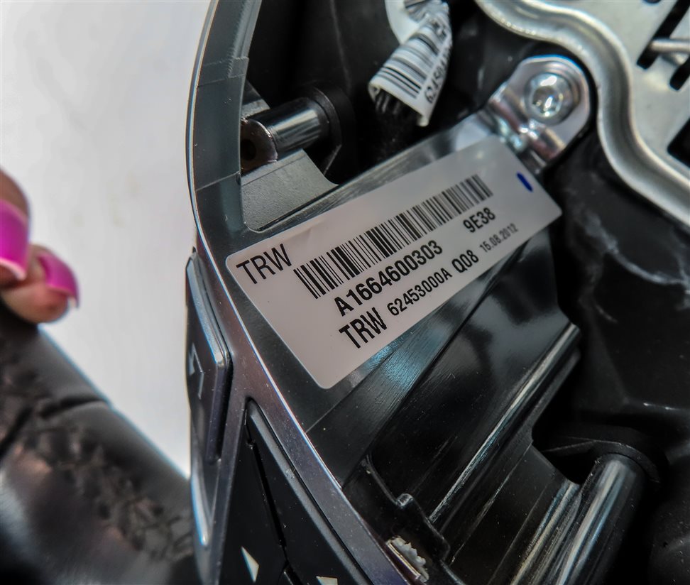 Thumbnail 6: 12-16 ML GL (W166 X166) 4 SPOKE BLACK LEATHER STEERING WHEEL w/ SWITCHES PADDLES