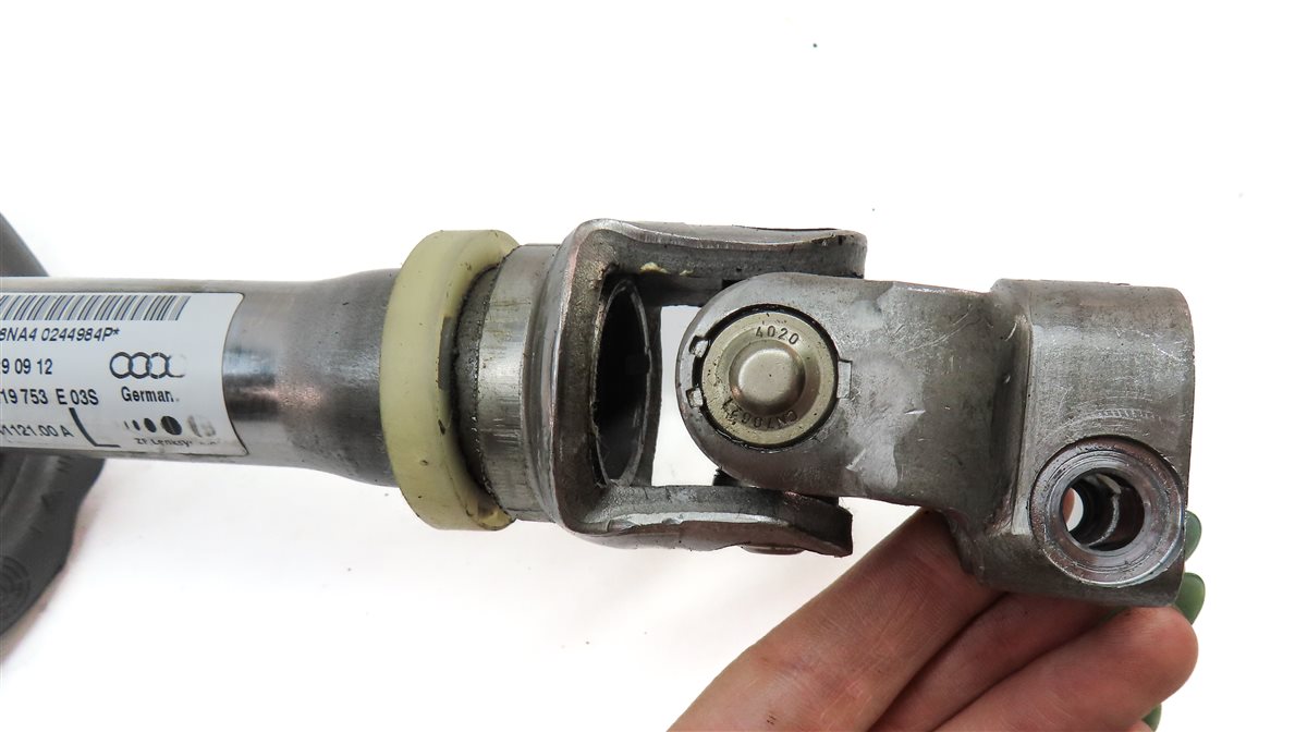 Thumbnail 4: 2013 AUDI A5 (B8 8T) STEERING COLUMN INTERMEDIATE U-JOINT SWIVEL SHAFT