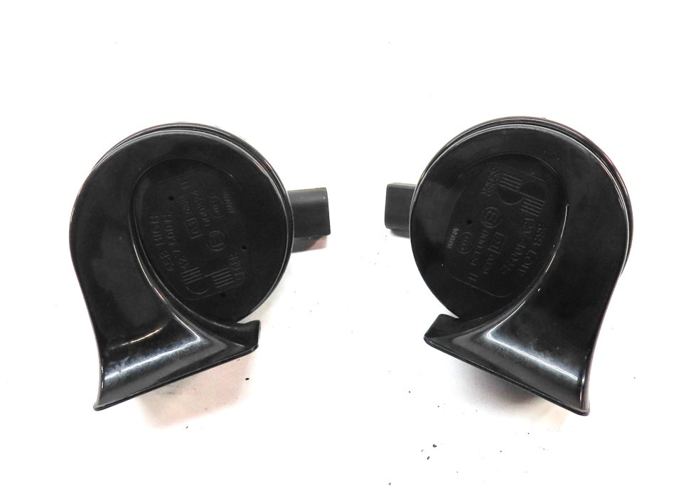 Thumbnail 2: 2015-2018 AUDI Q3 (8U) HIGH & LOW TONE SAFETY HORN SET-2