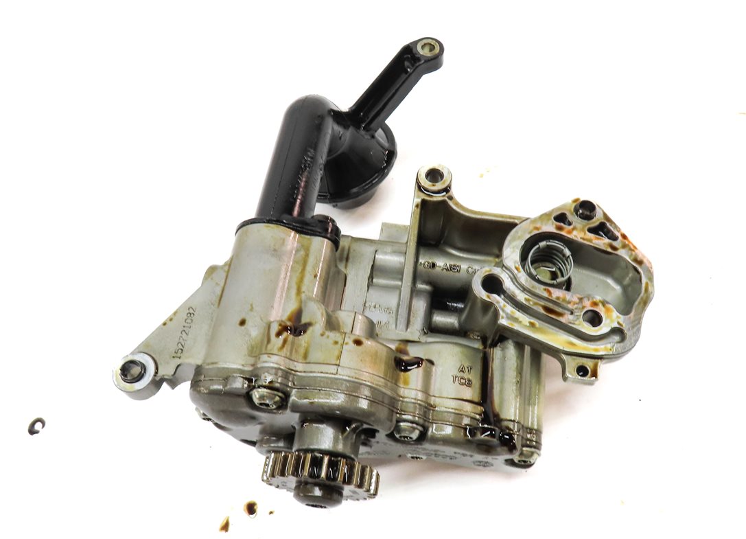 Thumbnail 5: 2016 AUDI Q3 (8U) 2.0L CCTA ENGINE OIL PUMP OIL FLUID PUMP w/ PICKUP TUBE