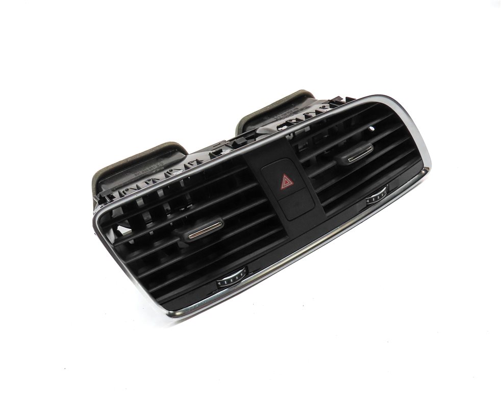 Thumbnail 3: 2016 AUDI Q3 (8U) FRONT CENTER DASH HEATER A/C AIR VENT w/ HAZARD SIGNAL SWITCH