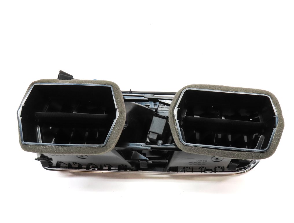 Thumbnail 4: 2016 AUDI Q3 (8U) FRONT CENTER DASH HEATER A/C AIR VENT w/ HAZARD SIGNAL SWITCH