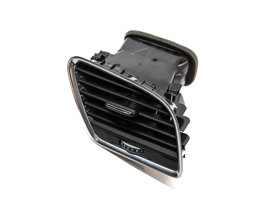 Thumbnail 1: 2016 AUDI Q3 (8U) FRONT RIGHT PASSENGER OUTER DASH HEATER A/C AIR VENT