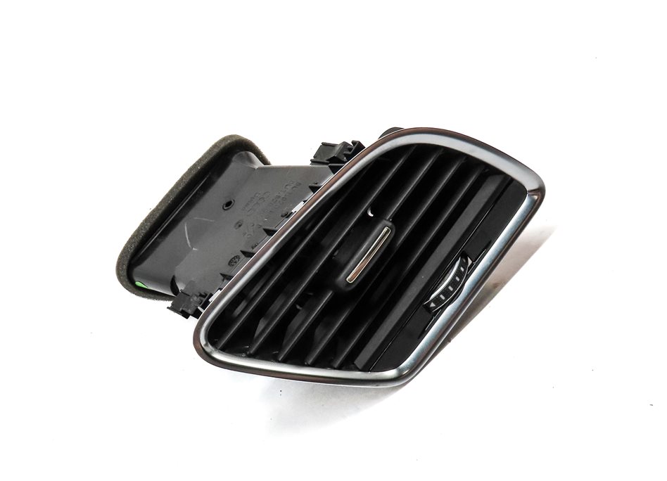 Thumbnail 3: 2016 AUDI Q3 (8U) FRONT RIGHT PASSENGER OUTER DASH HEATER A/C AIR VENT