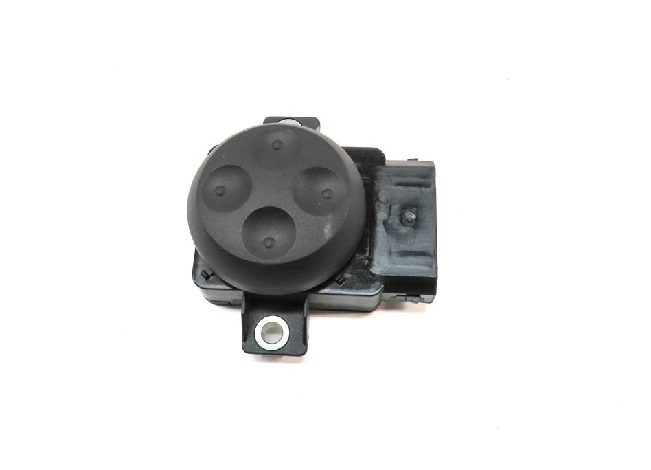 Thumbnail 4: 2016 AUDI Q3 (8U) FRONT LEFT DRIVER SEAT ADJUST ADJUSTMENT SWITCH BUTTON