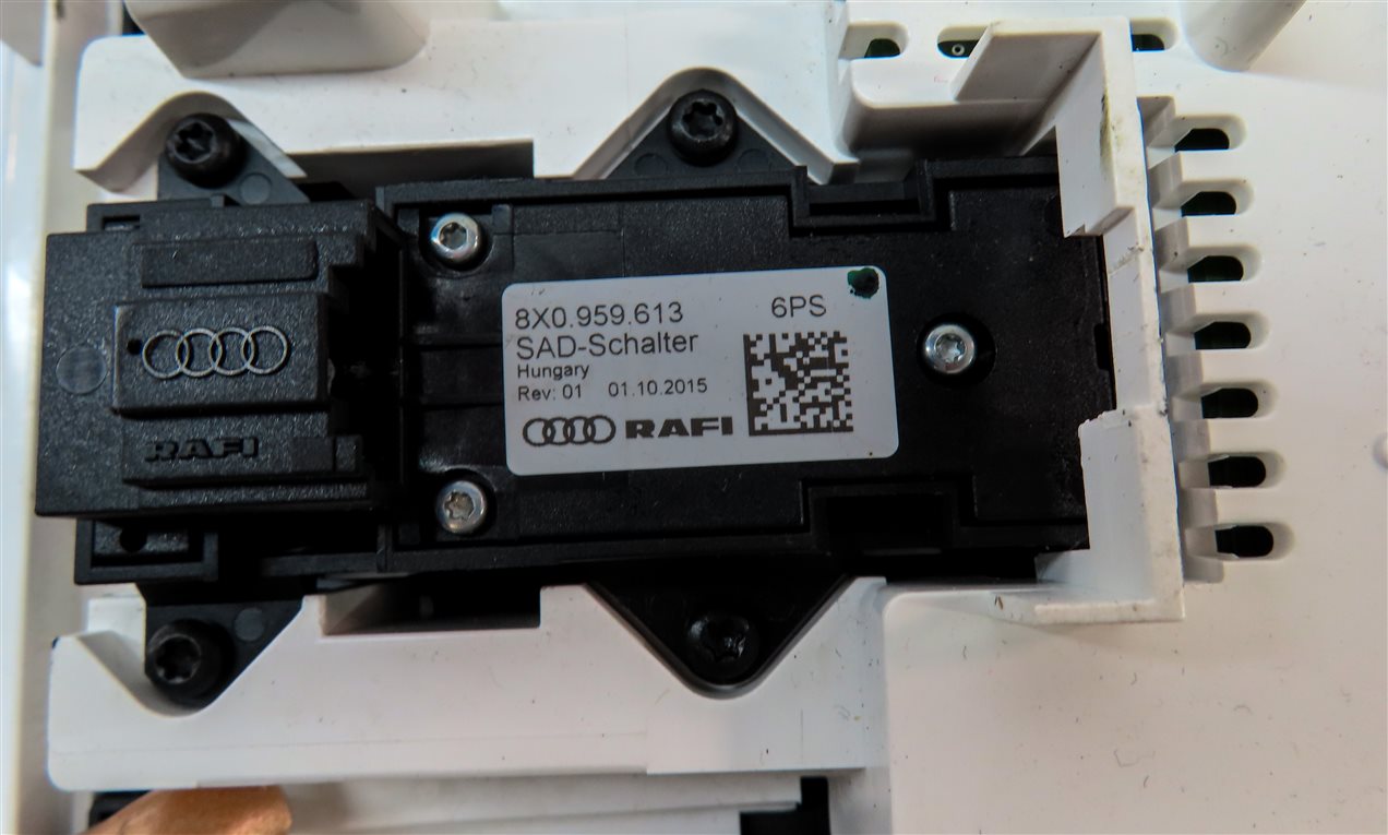 Thumbnail 7: 2016 AUDI Q3 (8U) FRONT DOMELIGHT MAP READING COURTESY LIGHT LAMP (BLACK)