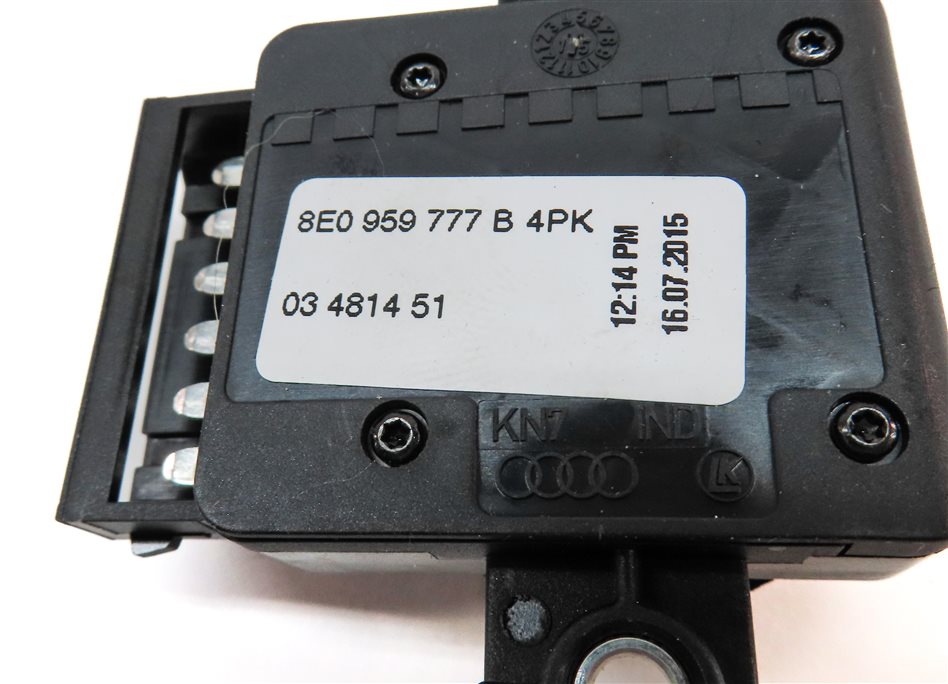 Thumbnail 6: 2016 AUDI Q3 (8U) FRONT RIGHT PASSENGER SEAT ADJUST ADJUSTMENT SWITCH BUTTON