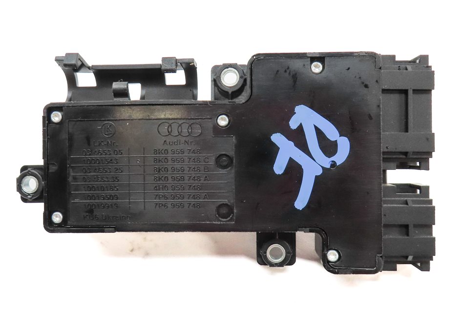 Thumbnail 9: 2016 AUDI Q3 (8U) FRONT RIGHT PASSENGER SEAT ADJUST ADJUSTMENT SWITCH BUTTON
