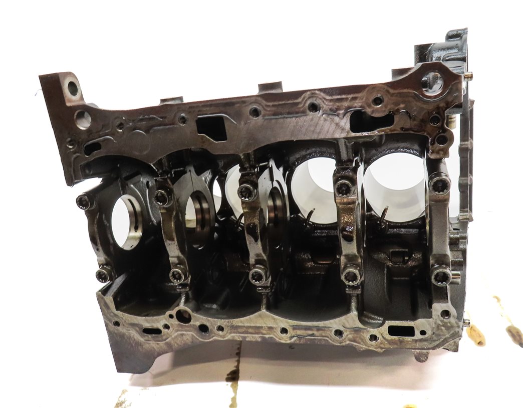Thumbnail 6: 2014-2018 AUDI Q3 (8U) VW CC EOS TIGUAN 2.0L TURBO ENGINE CYLINDER BLOCK BARE