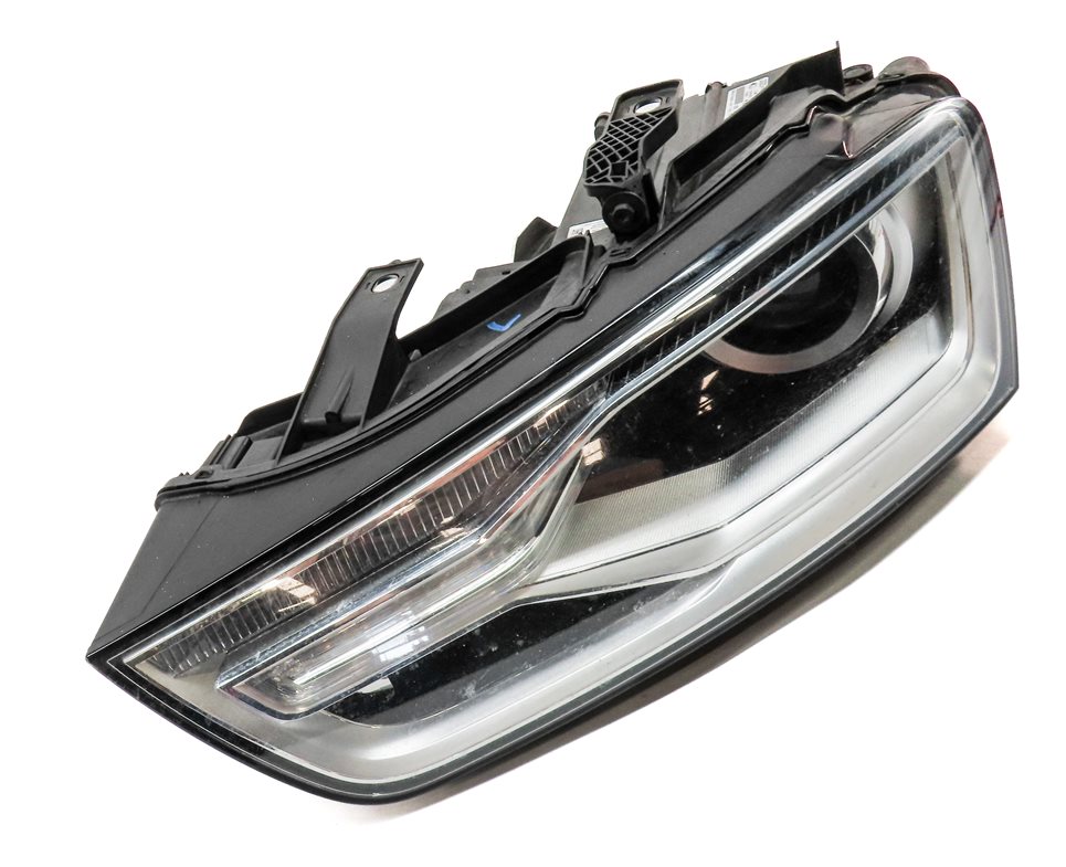 Thumbnail 1: 2016-2018 AUDI Q3 (8U) LEFT DRIVER HID XENON HEADLIGHT LIGHT LAMP (NON AFS)