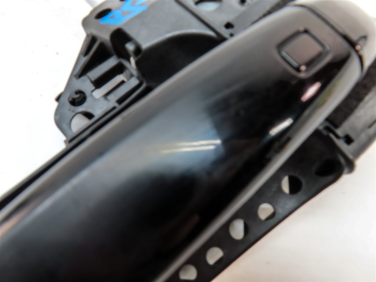 Thumbnail 6: 2015-2018 AUDI Q3 (8U) RIGHT FRONT PASSENGER DOOR HANDLE (Black)