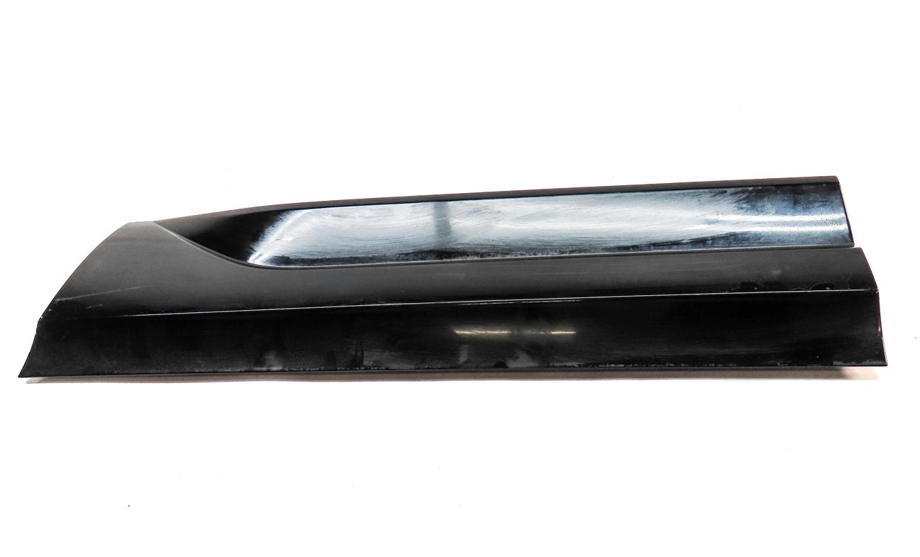 Thumbnail 2: 2016-2018 AUDI Q3 (8U) REAR LEFT DOOR LOWER MOULDING RUNNER TRIM (Black)