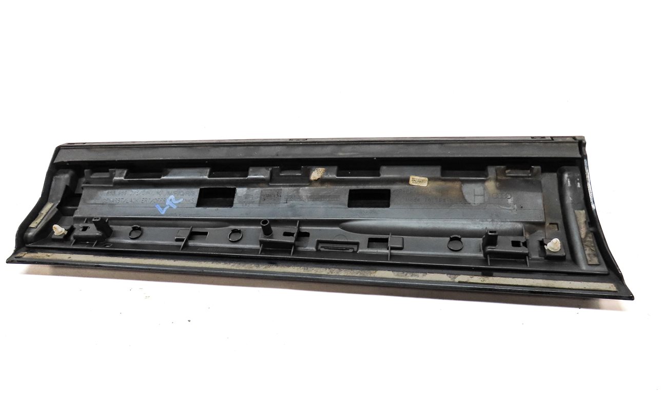 Thumbnail 5: 2016-2018 AUDI Q3 (8U) REAR LEFT DOOR LOWER MOULDING RUNNER TRIM (Black)