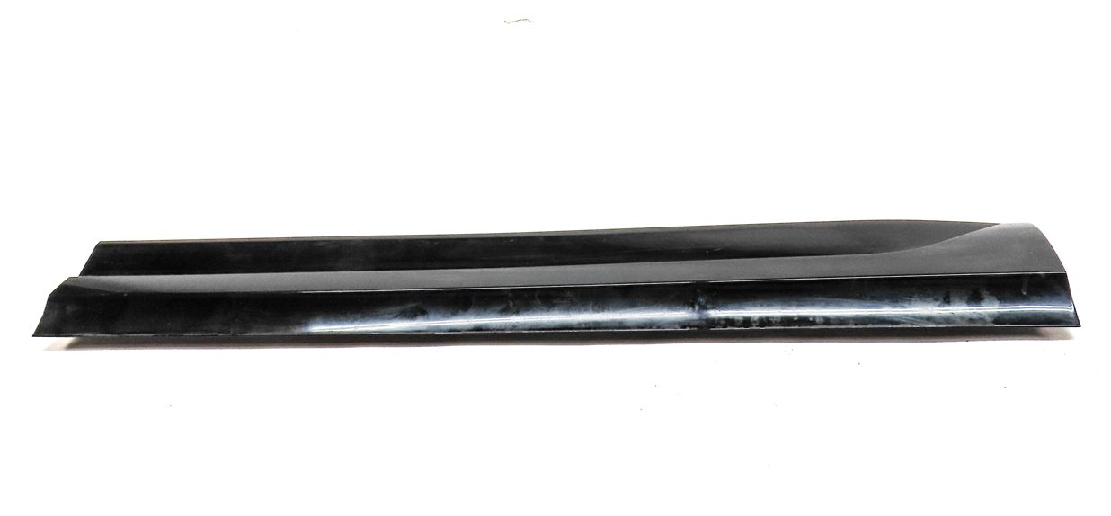 Thumbnail 2: 16-18 AUDI Q3 (8U) FRONT LEFT DRIVER LOWER DOOR RUNNER TRIM MOULDING (Black)