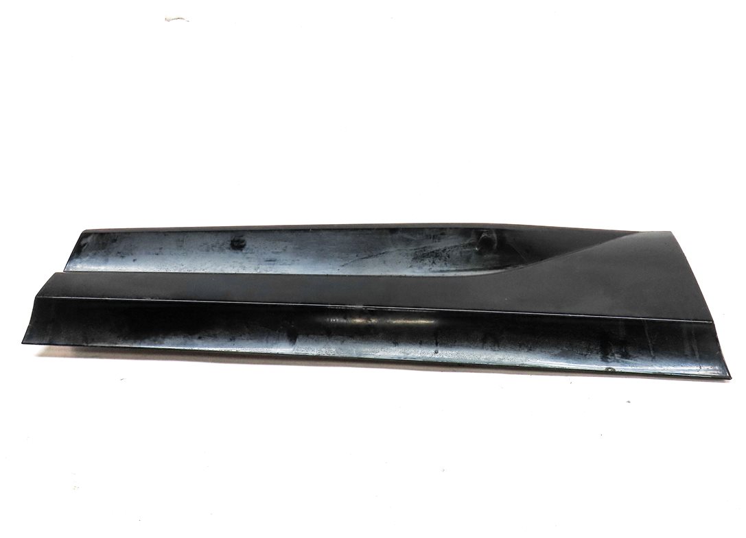 Thumbnail 2: 2016-2018 AUDI Q3 (8U) REAR RIGHT DOOR LOWER MOULDING RUNNER TRIM (Black)