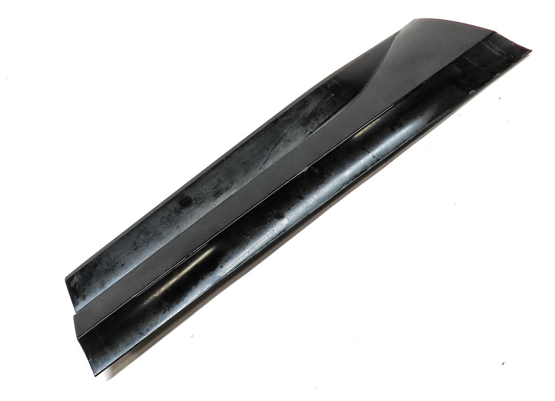 Thumbnail 3: 2016-2018 AUDI Q3 (8U) REAR RIGHT DOOR LOWER MOULDING RUNNER TRIM (Black)