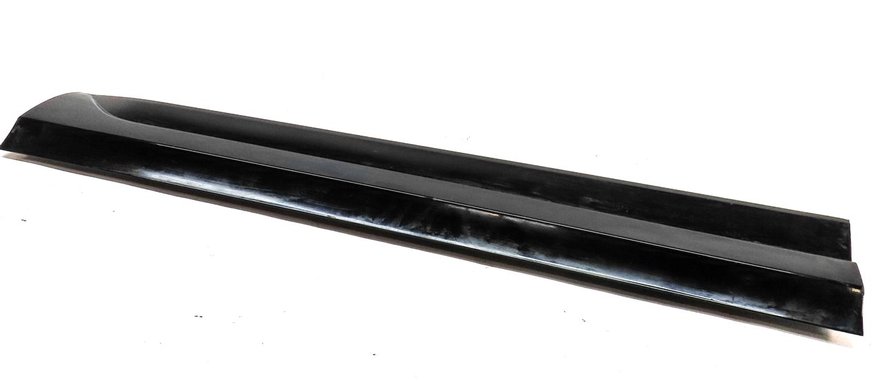 16-18 AUDI Q3 8U FRONT RIGHT PASSENGER LOWER DOOR TRIM MOULDING (Black)