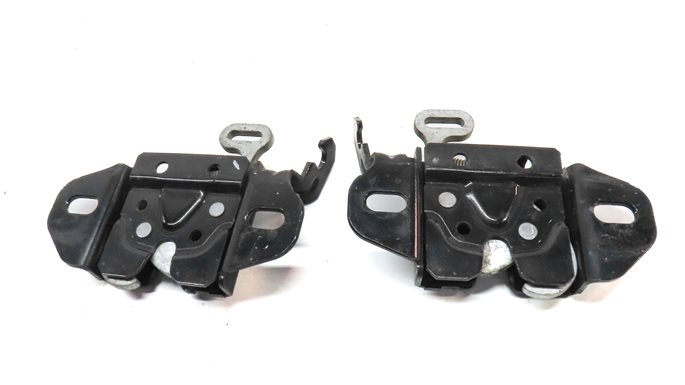 Thumbnail 2: 2007 BMW Z4 (E85) 3.0L FRONT LEFT & RIGHT HOOD BONNET LID LOCK LATCH SET/2
