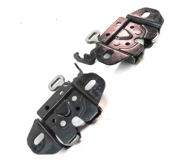 Thumbnail 3: 2007 BMW Z4 (E85) 3.0L FRONT LEFT & RIGHT HOOD BONNET LID LOCK LATCH SET/2