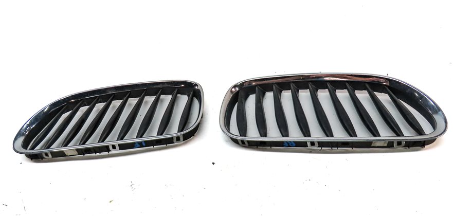 Thumbnail 2: 2003-2008 BMW Z4 (E85) FRONT LEFT & RIGHT CHROME HOOD VENT GRILLE SET (2)
