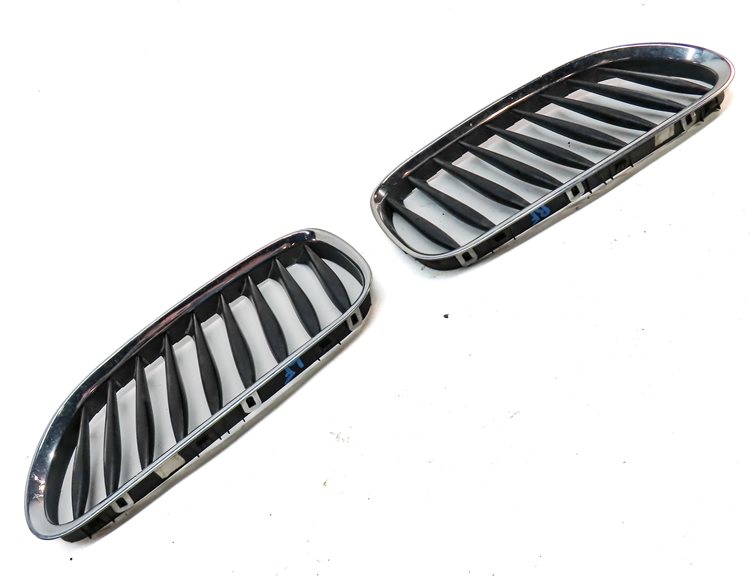 Thumbnail 3: 2003-2008 BMW Z4 (E85) FRONT LEFT & RIGHT CHROME HOOD VENT GRILLE SET (2)