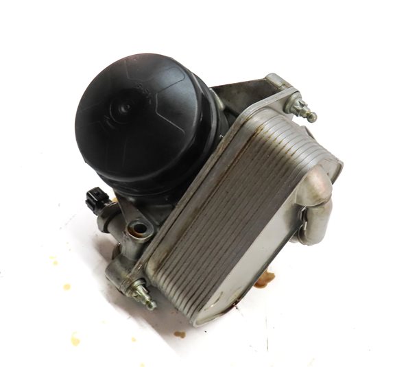 Thumbnail 3: 2007 BMW Z4 (E85) 3.0L (N52) ENGINE MOTOR OIL FLUID FILTER HOUSING w/ COOLER