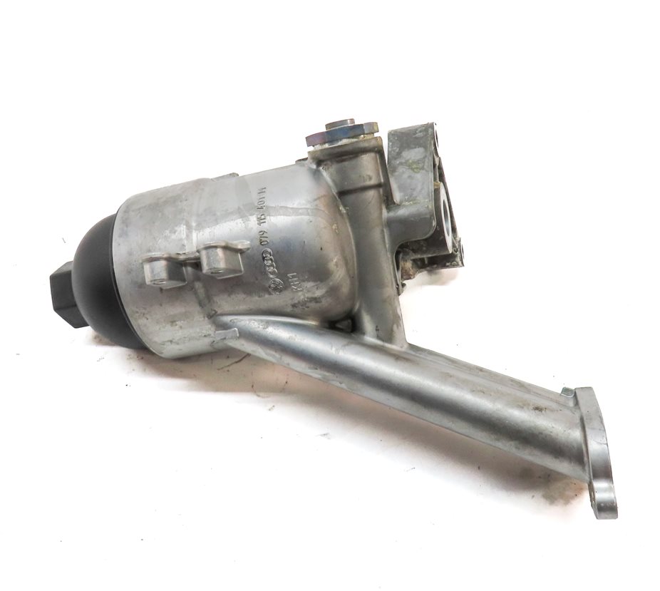 Thumbnail 6: 2010 AUDI S5 (B8 8T) 4.2L (CAUA) ENGINE MOTOR OIL FLUID FILTER HOUSING