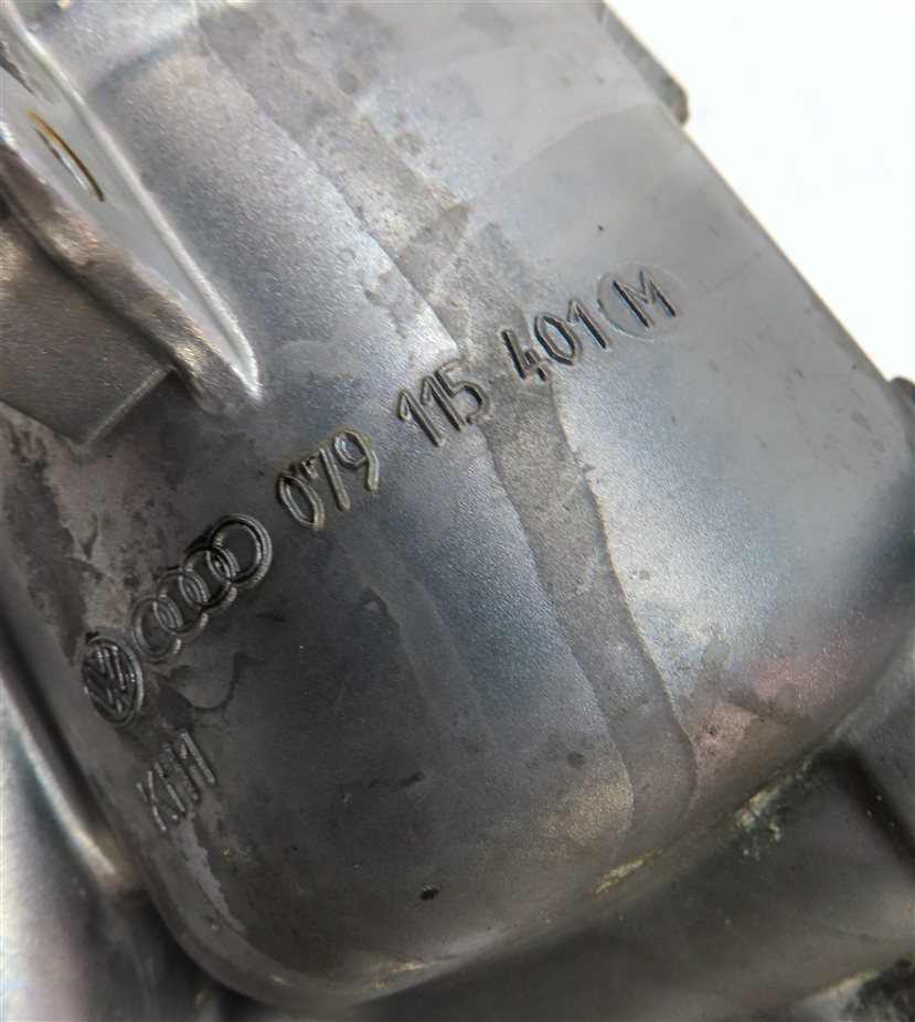 Thumbnail 7: 2010 AUDI S5 (B8 8T) 4.2L (CAUA) ENGINE MOTOR OIL FLUID FILTER HOUSING