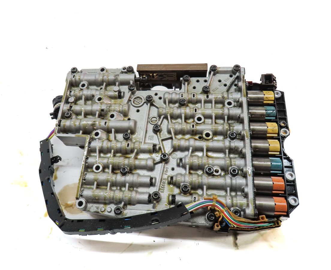 Thumbnail 5: 10-12 AUDI S5 (B8 8T) 4.2L LMJ 6HP-26 AUTO TRANSMISSION VALVE BODY & MECHATRONIC