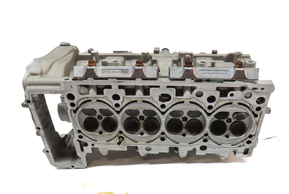 Thumbnail 6: 2009-2012 AUDI S5 (B8 8T) 4.2L TFSI V8 ENGINE RIGHT PASSENGER CYLINDER HEAD