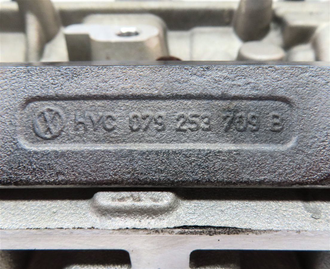 Thumbnail 8: 2009-2012 AUDI S5 (B8 8T) 4.2L TFSI V8 ENGINE RIGHT PASSENGER CYLINDER HEAD