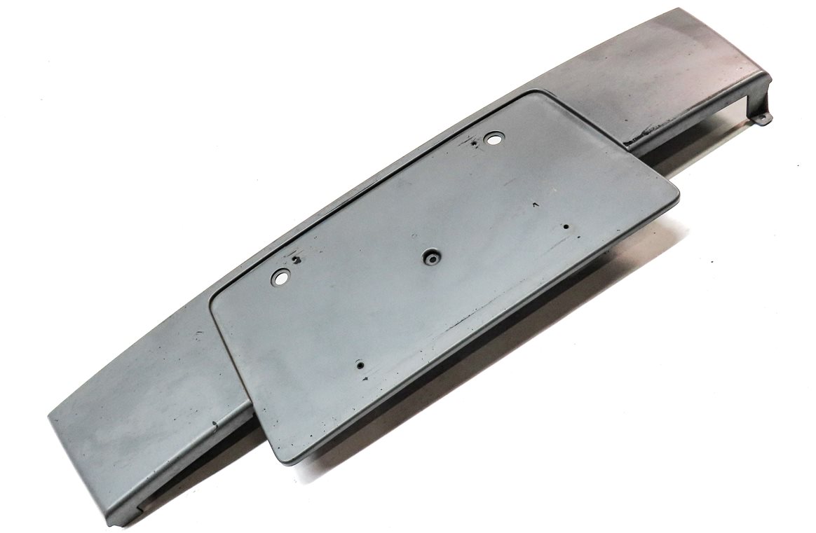 Thumbnail 3: 2010 AUDI S5 (B8 8T) FRONT LOWER LICENSE PLATE MOUNT BRACKET (BLACK)