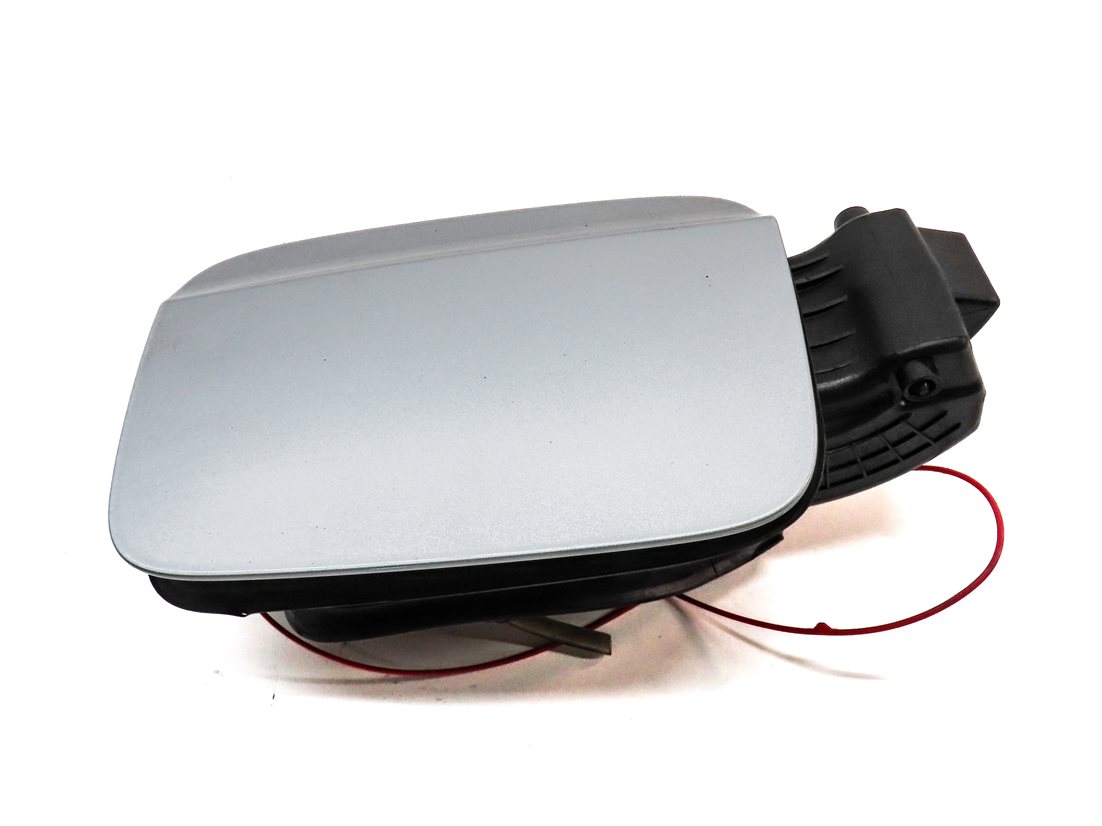 Thumbnail 2: 2015-2018 AUDI Q3 (8U) FUEL TANK DOOR LID TRIM w/ HOUSING & CAP (Silver)