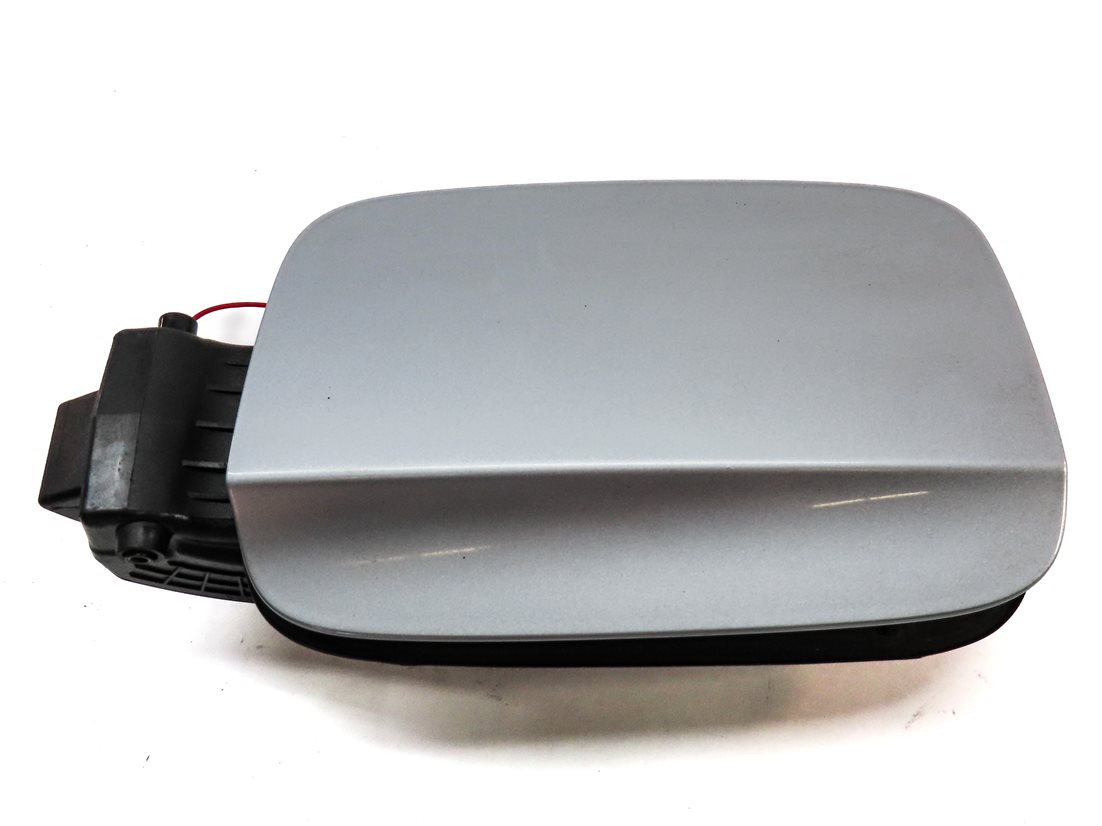 Thumbnail 4: 2015-2018 AUDI Q3 (8U) FUEL TANK DOOR LID TRIM w/ HOUSING & CAP (Silver)