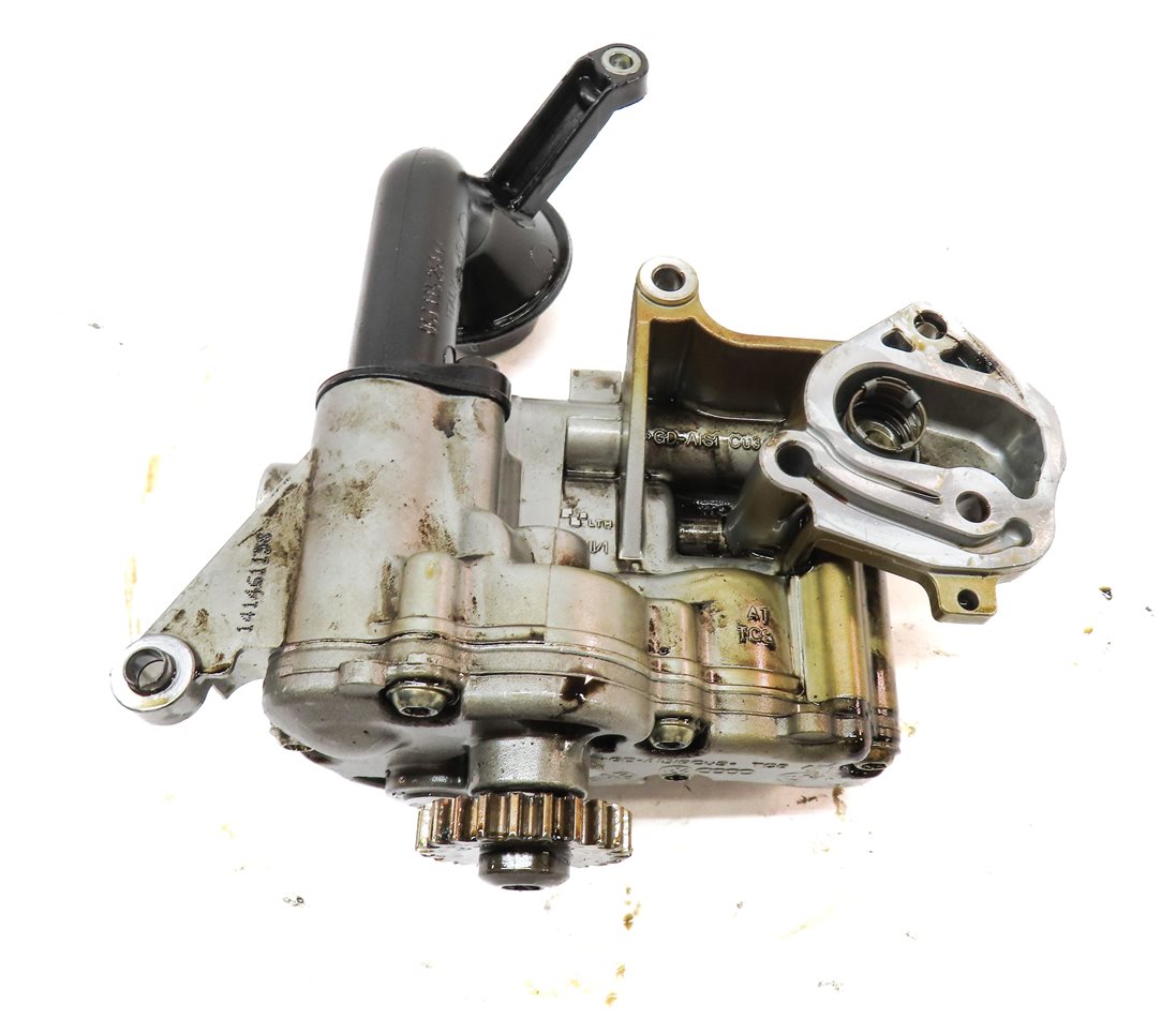 Thumbnail 5: 2015 AUDI Q3 PREM+ (8U) 2.0L (CCTA) ENGINE MOTOR OIL FLUID PUMP w/ PICK UP TUBE