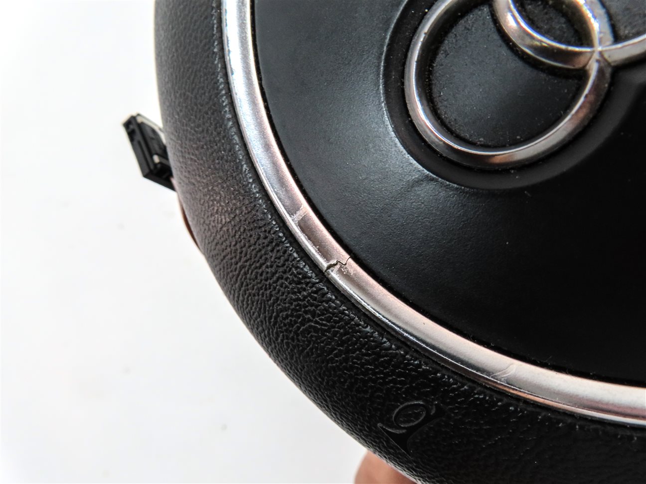 Thumbnail 8: 2015-2018 AUDI A3 Q3 (8U 8V) DRIVER SRS STEERING WHEEL AIRBAG AIR BAG (BLACK)