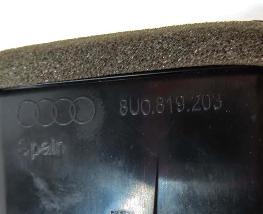 Thumbnail 6: 2015 AUDI Q3 (8U) REAR CENTER CONSOLE HEAT AIR AC HVAC DUAL VENT (Black)