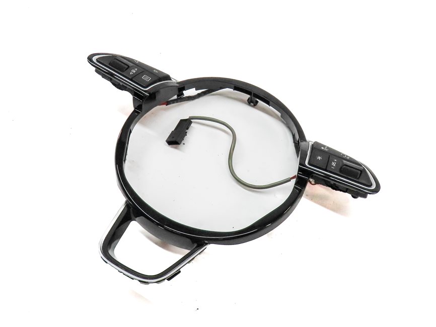 Thumbnail 1: 2015 AUDI Q3 (8U) STEERING WHEEL RADIO PHONE MEDIA SELECTOR SWITCH BUTTONS