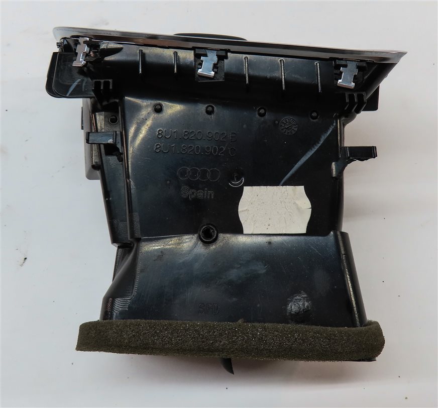 Thumbnail 6: 2015 AUDI Q3 (8U) FRONT RIGHT PASSENGER DASH HEAT AIR AC HVAC VENT (Black)